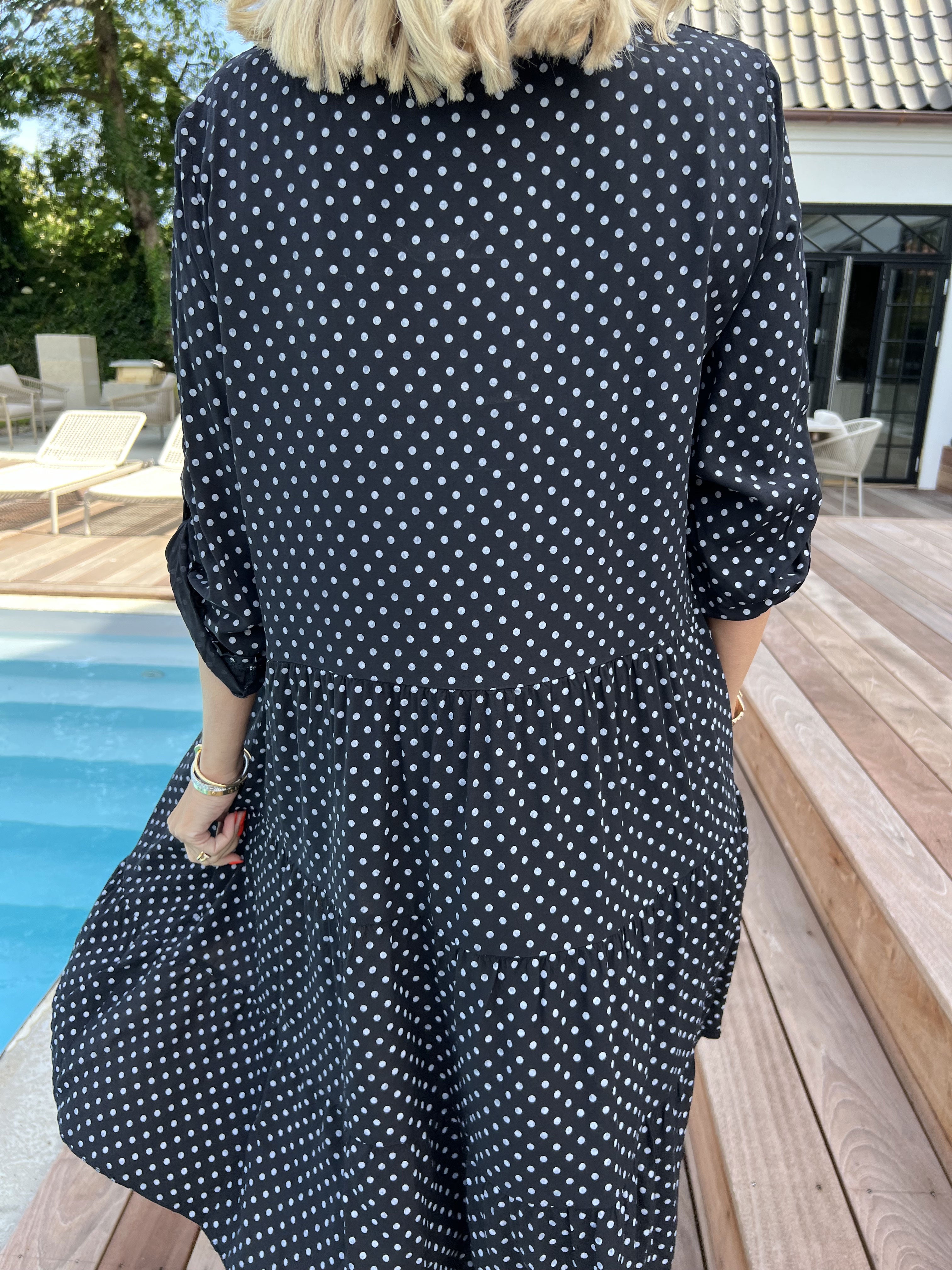 Dotti Short - Kort kjole med lag på lag look i viskose